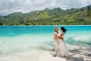 Same sex wedding in moorea