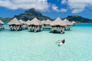 "TRASH THE DRESS" SESSION IN TAHITI