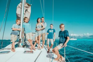 Tahiti Family photo session on a sailing boat