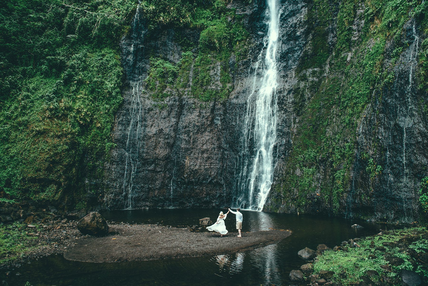 Photoshooting around the island of Tahiti